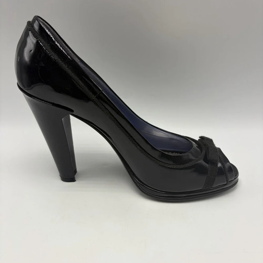 Marc Jacobs heel see